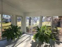 New listing! Private 3 bedroom 2 bath home with BEAUTIFUL sunroom! Hotels in Olney