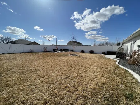 The Jolly Rancher, Luxury Furnishings, Jet Tub, Fenced Yard, Corporate and Vaca