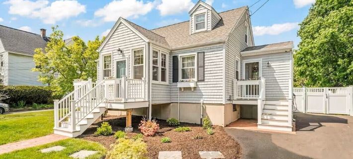 The Seaport Bridgeman - All things Mystic steps from your door Hotels in Mystic