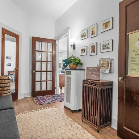 Downtown Apartment! Large, Cozy, Family friendly private oasis in city center!