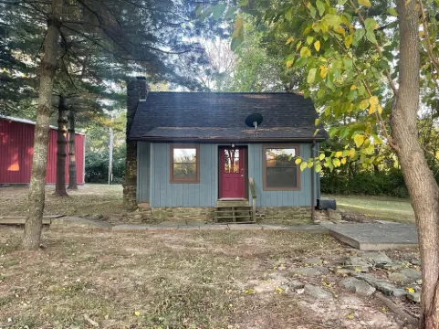 Country, hideaway cabin close to town, 15 minutes from wineries