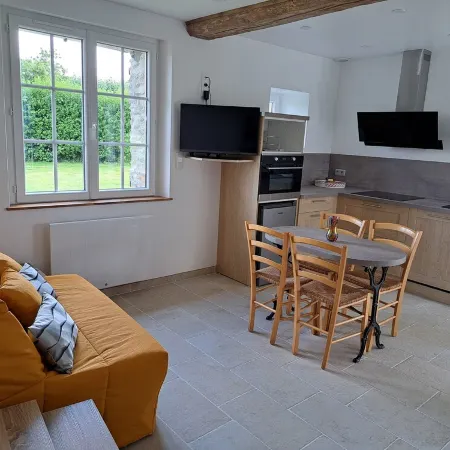 Gite in the countryside, 3 minutes from town.