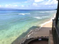 Relaxing oceanfront studio on the beach