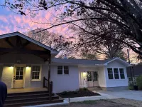 Newly Renovated home  just minutes from Downtown Hendersonville. Hotels near Sky Top Orchard