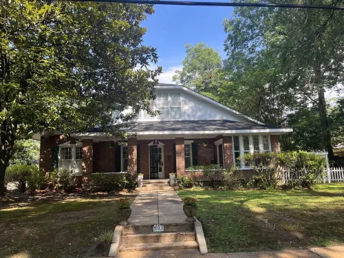Cozy Carriage House 2 Blocks from Oxford Square