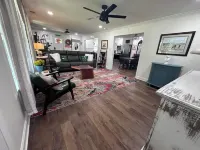 The Fox Den, Luxury Home, Just 2 Minutes Away from the Iconic Bell Buckle Cafe.
