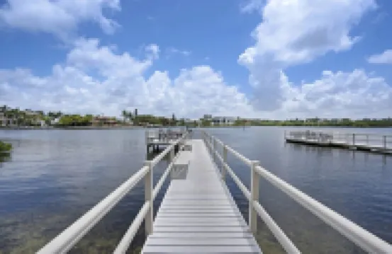Luxurious 1-Bedroom Condo a Short Walk to Siesta Key Beach