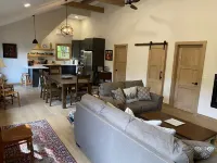 Newly Built 1200sq ft Guest House 4min to Ski & Hiking