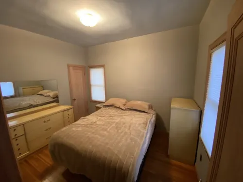 Private updated hunting lodge/farmhouse