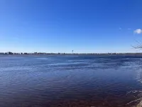 2-Bedroom Apt Sleeps 7! - 1/4 mile to Beach!