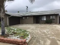 Cozy comfort and new remodeled house with quality new furniture and private pool Hôtels à proximité de : aérodrome de Gillespie Field