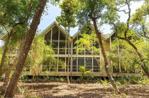 Newly Renovated Villa Steps From the Beach!