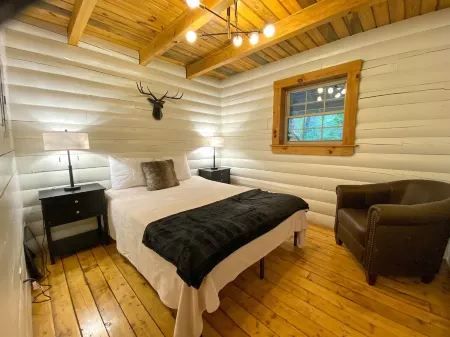 Unplugged Retreat-Yellowstone Cabin at Rock Springs