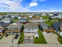🏖️ <5 min walk to BEACH! Waffle Bar! Newly Renovated! 🐶 Pet friendly!☀️
