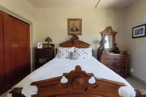 NEW Riverside Vintage Gem, Truckee River 1 Block, Centrally Located + Grill