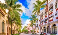 Tropical Getaway 4 miles from Beach