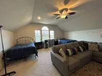 Cheerful, Sunny☀️ Baller House in Round Rock Hotels in Round Rock