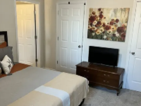 CENTRALLY LOCATED - 4 bedroom- Hancock House - Pet Friendly. 1 gig internet. Hoteles en Gallatin
