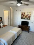 CENTRALLY LOCATED - 4 bedroom- Hancock House - Pet Friendly. 1 gig internet. Hotels near Welch College