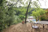 Gîte for 4 people in a quiet area with a large beautiful swimming pool Hotels in Flayosc