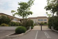 Apartment in St Rémy de Provence in charming residence at the foot of the Alpilles