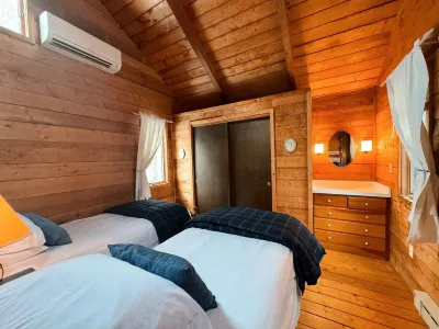 Cozy Pondside Cottage, Wellfleet, 5 Min to Beaches Hotels near Marconi Beach