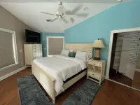 Florida Beachfront Bliss just steps from the Sand Hotels near Pass A Grille Dog Beach