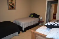 OWL LITTLE LAKE HOUSE A FUN WALK TO SANDY BEACH Hotel a McIntosh County