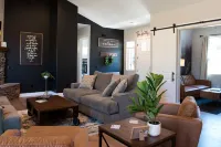 Custom 4bd Mountain & Golf Retreat, Sleeps 8,A/C, Close to All Key Attractions