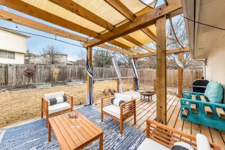 Getaway at Velias Way in Pflugerville 15 min from Downtown Austin!