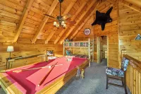 "Mama Bear", Mtn Views, Hot Tub, Fireplace, Private Theater & Community Pool
