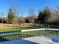 Welcoming retreat close to Cornell, Ithaca College, and Cayuga Lake Hotels in Lansing