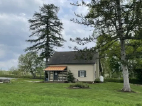 10 Minutes from Sight and Sound, Restored 1700's Home Surrounded by Farmland 斯特拉斯堡酒店