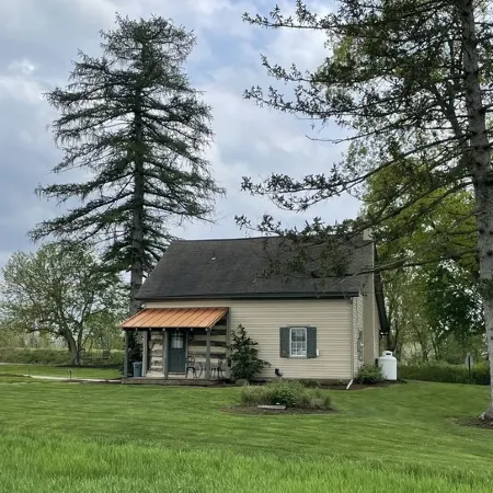 10 Minutes from Sight and Sound, Restored 1700's Home Surrounded by Farmland