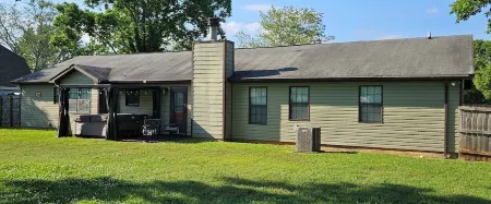 Hidden Gem - 3BD, 2FB w/Jacuzzi + Pool Table