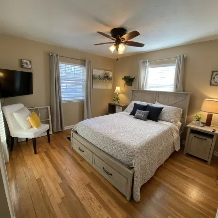 Bays Mountain Getaway Cottage