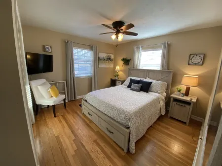 Bays Mountain Getaway Cottage