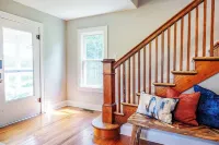 Charming 3-bedroom farmhouse in marvelous Greencastle near DePauw University Hotels in Greencastle
