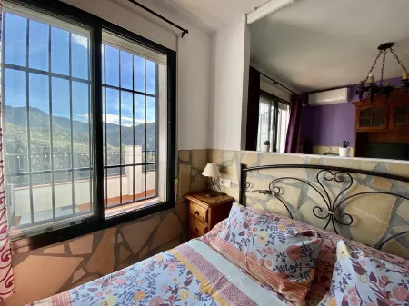 HOLIDAY RENTAL APARTMENT ... 5 KM TO THE NEAREST BEACHES, WIFI, SUNNY TERRACE. GARDEN