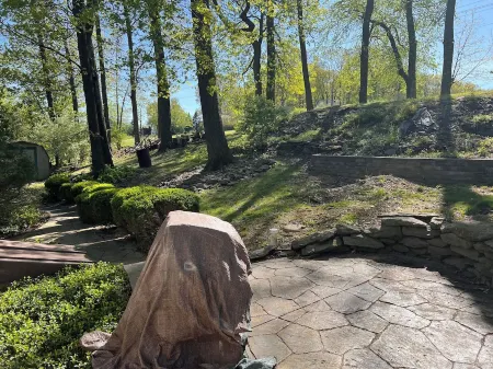 King Bed- Dorney Park- Wineries-, Steam Shower-2 Tier Patio