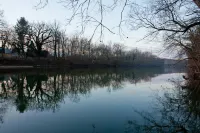 Modern Riverfront Getaway on Little Miami River Symmes Township住宿飯店