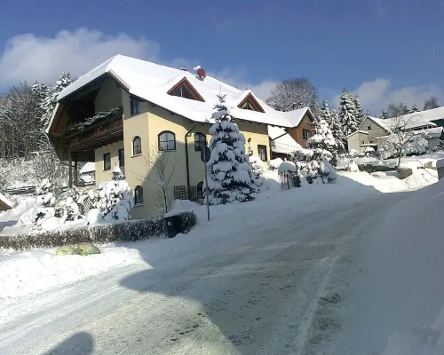 House in the UNESCO Biosphere Reserve VESSERTAL 700 m asl for 1-12 people, 154 sqm Hotels in Suhl