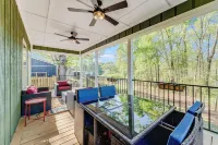 Rainyville - Emerald: Charming cottage with loft in Walhalla, South Carolina