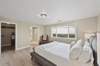 Easy Beach Access, Spacious Decks & Striking Ocean Views - Harris Beach Overlook