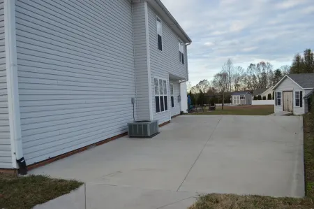 Hartman Casita! Quiet neighborhood.1 king Bed!