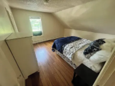 Beautiful Bristol 2BR Apartment Right Next To The Bay