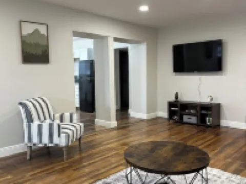 Hot Tub • Downtown Mena 3Br Family Home Hotels in Mena