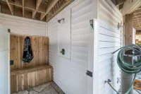 "Let it B" Luxury lake home in South Haven MI. Just steps to N beach. Sleeps 8.