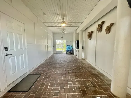 S-Cape Reality in our beautiful Ocean View TownhomeGreat Place for Snow Birds!