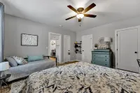 Comfy Cottage Walking Steps From Shopping/Dining/Taproom/Spa - Wifi